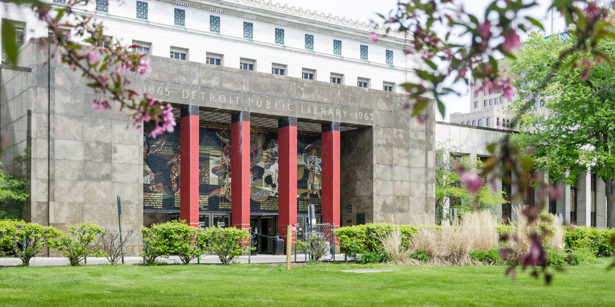The front of Detroit Public Library